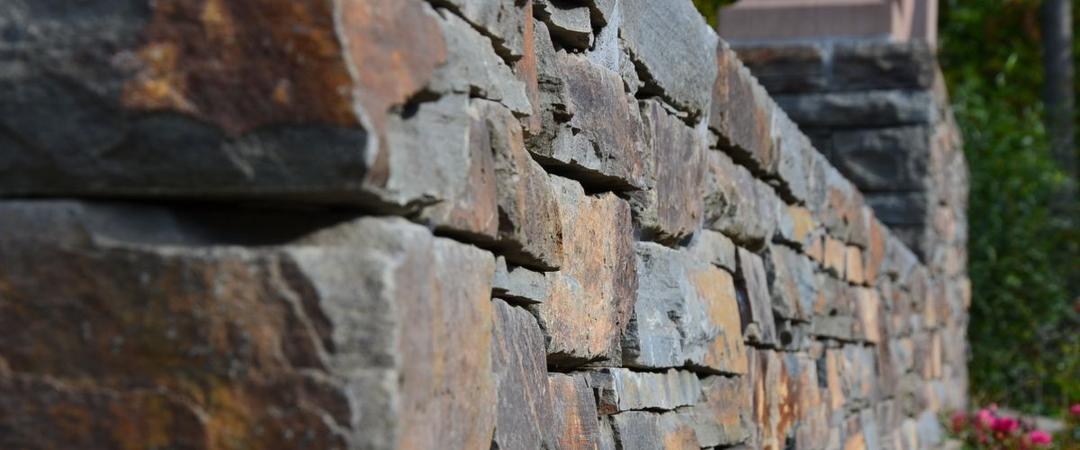 Wie gut ist Muschelkalk als Bodenplatten für Terrassen geeignet?