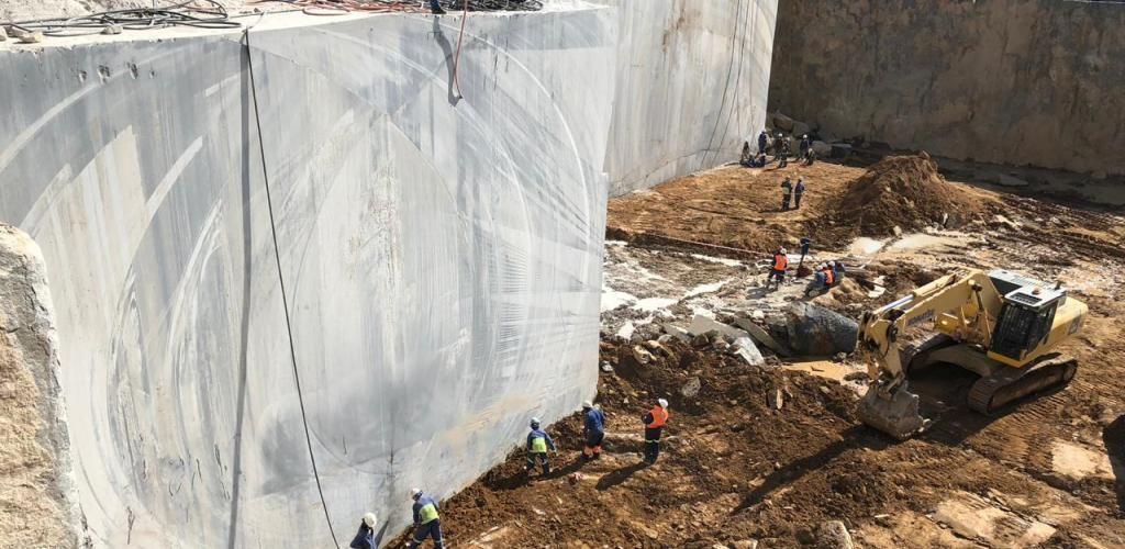 Naturstein Steinbruch: so wird der Naturstein für Ihr zuhause abgebaut
